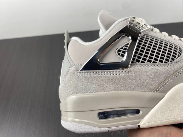 Jordan 4 Retro Frozen Moments   AQ9129-001