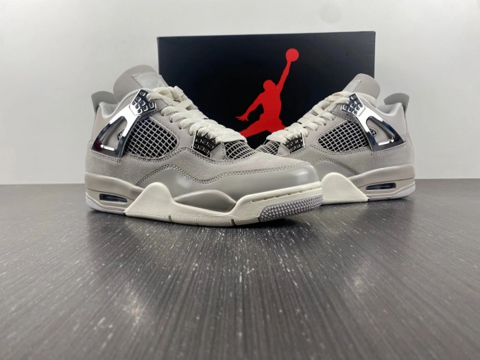 Jordan 4 Retro Frozen Moments   AQ9129-001