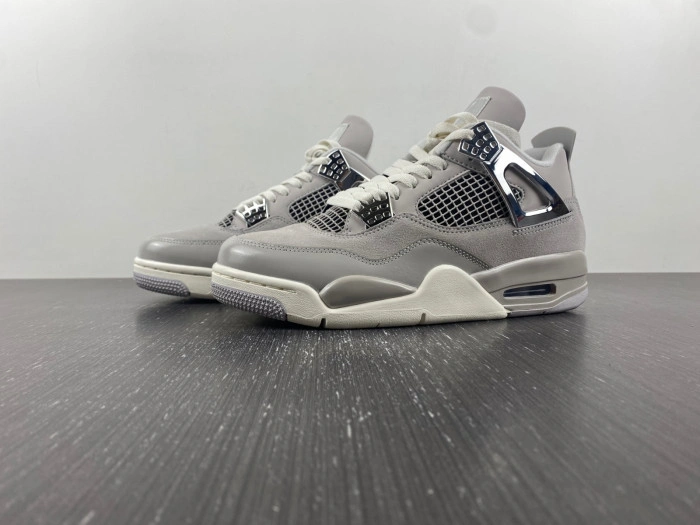 Jordan 4 Retro Frozen Moments   AQ9129-001