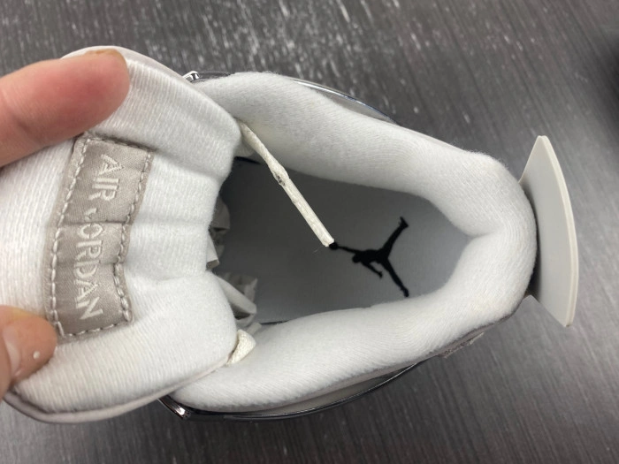 Jordan 4 Retro Frozen Moments   AQ9129-001
