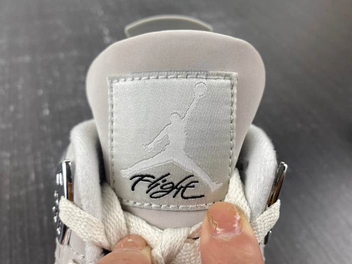 Jordan 4 Retro Frozen Moments   AQ9129-001