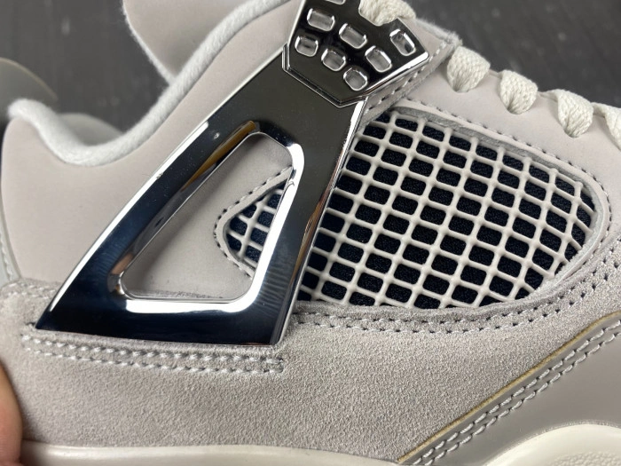 Jordan 4 Retro Frozen Moments   AQ9129-001