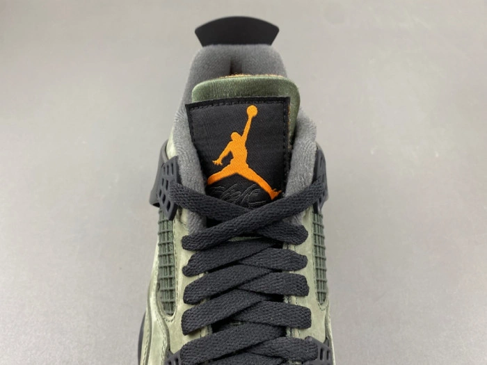 Jordan 4 Retro OG SP Undefeated (2025)    IB1519-200