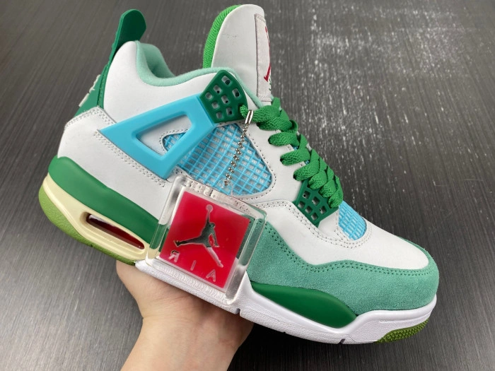 Jordan 4 Retro SB  White Grass Green (limited edition)   AJ4-KNCW