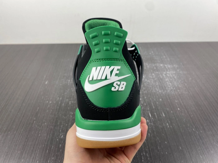 Jordan 4 Retro SB Black Green    DR5415-030