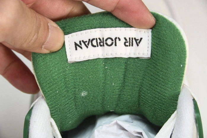 Jordan 4 Retro SB Pine Green    DR5415-103