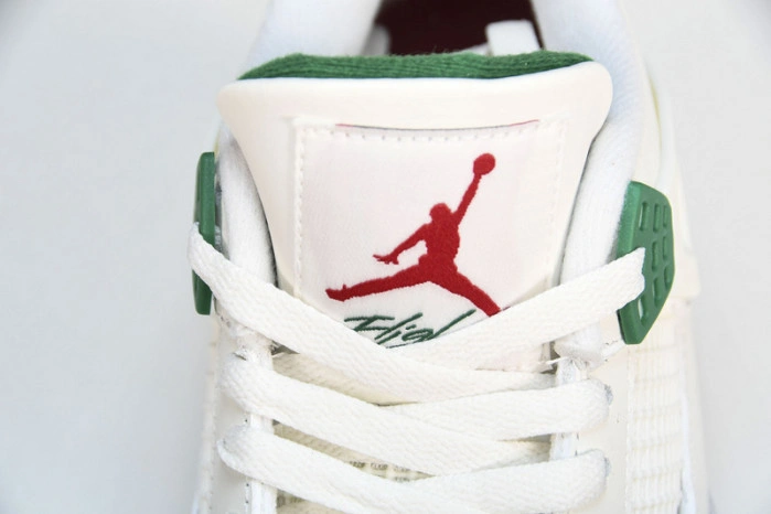 Jordan 4 Retro SB Pine Green    DR5415-103
