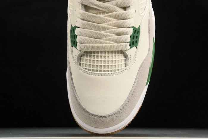 Jordan 4 Retro SB Pine Green    DR5415-103