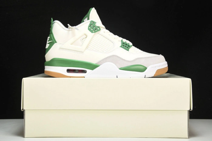 Jordan 4 Retro SB Pine Green    DR5415-103