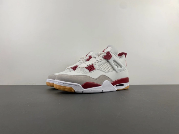Jordan 4 Retro SB Varsity Red   DR5415-106