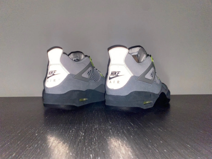Jordan 4 Retro SE 95 Neon   CT5342-007
