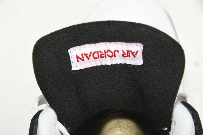 Jordan 4 Retro White Cement    840606-192