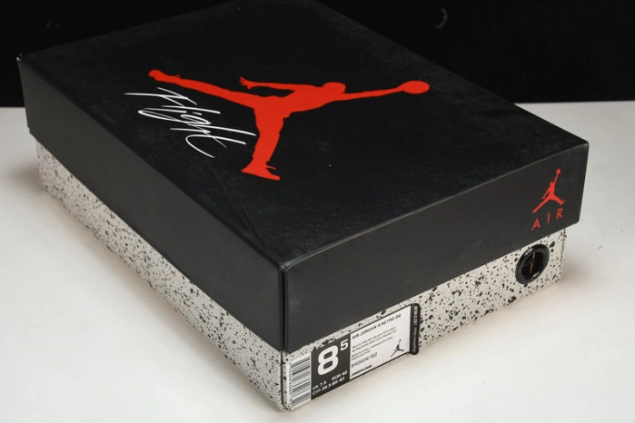 Jordan 4 Retro White Cement    840606-192