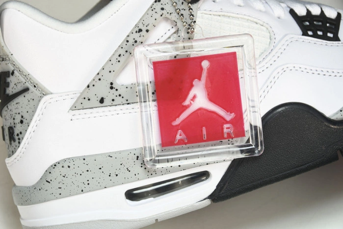 Jordan 4 Retro White Cement    840606-192
