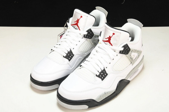 Jordan 4 Retro White Cement    840606-192