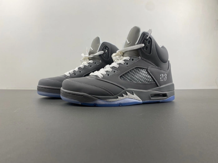 Jordan 5 Retro 'Wolf Grey'    136027-005