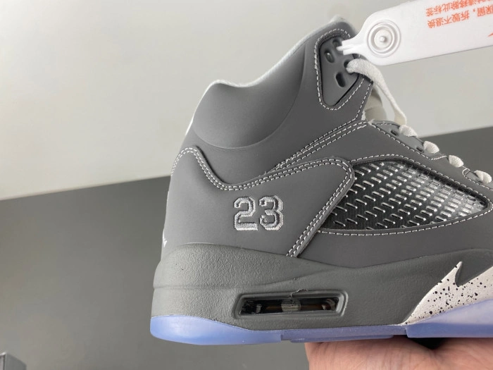 Jordan 5 Retro 'Wolf Grey'    136027-005