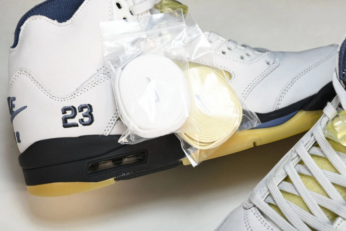 Jordan 5 Retro A Ma Maniére Diffused Blue   FZ5758-004