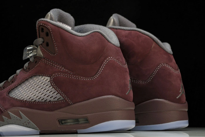 Jordan 5 Retro Burgundy (2023)   DZ4131-600