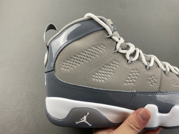 Jordan 9 Retro Cool Grey (2025)     HV4794-011