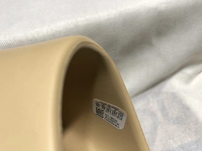 KANYE WEST X ADIDAS YEEZY SLIDE “RESIN”FW6344