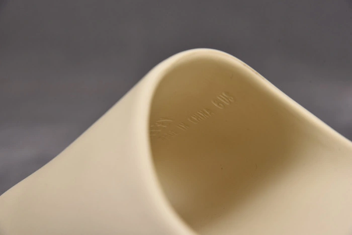 KANYE WEST X ADIDAS YEEZY SLIDE “RESIN”FW6345