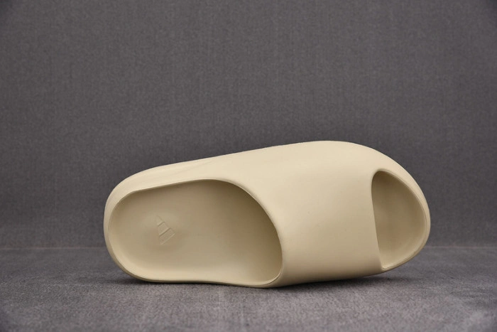 KANYE WEST X ADIDAS YEEZY SLIDE “RESIN”FW6345