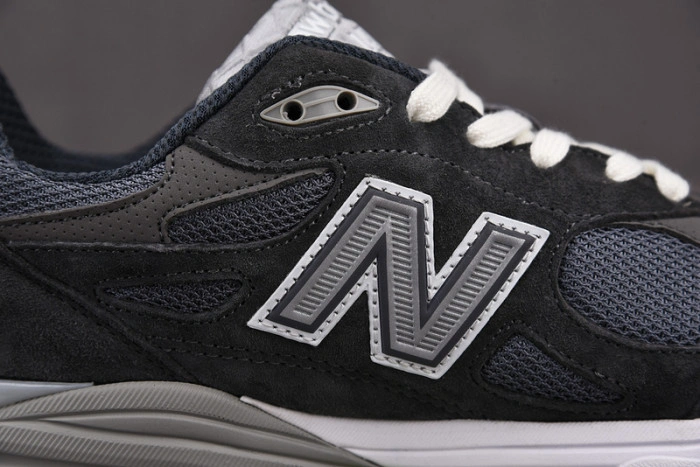 KITH x New Balance 990 V3“Tornado” M990KT3