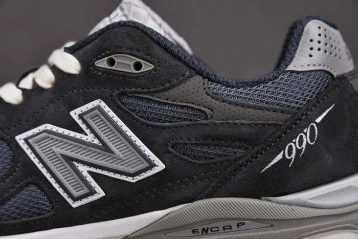 KITH x New Balance 990 V3“Tornado” M990KT3