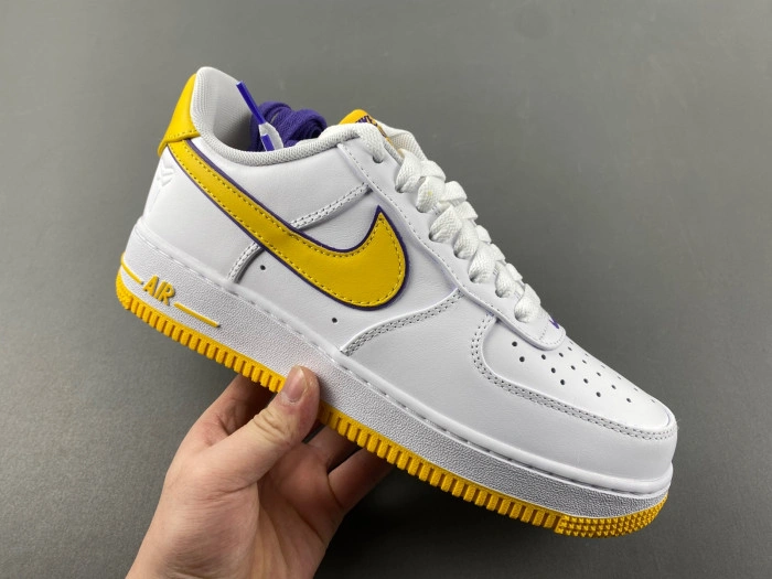 Kobe Bryant x Nike Air Force 1 Low   FZ1151-100