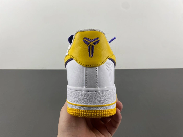 Kobe Bryant x Nike Air Force 1 Low   FZ1151-100