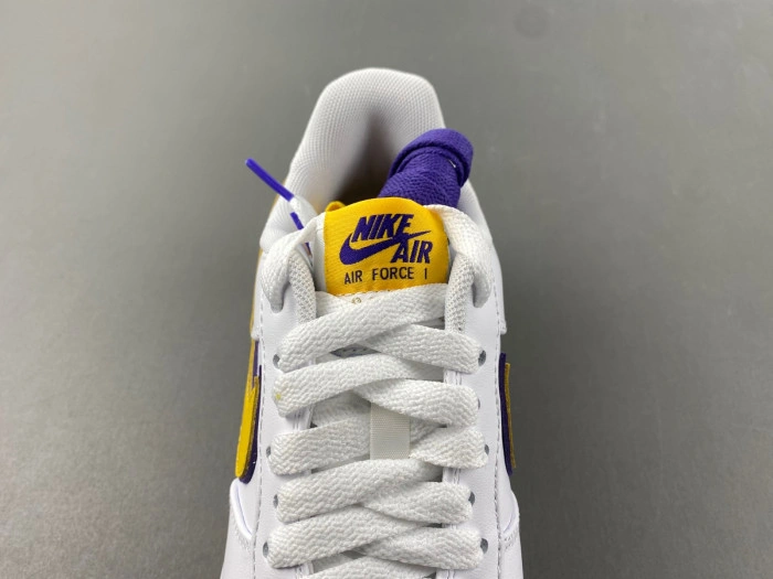 Kobe Bryant x Nike Air Force 1 Low   FZ1151-100