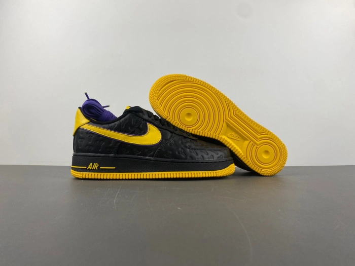 Kobe x Nike Air Force 1 Low   HV5122-001