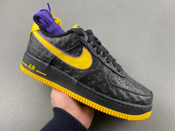 Kobe x Nike Air Force 1 Low   HV5122-001