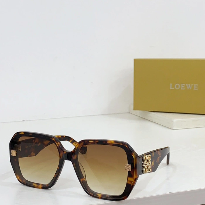 L0EWE Sunglasses Upshoe