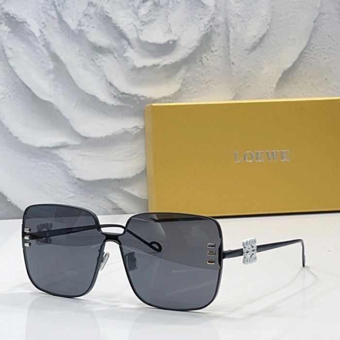 L0EWE Sunglasses Upshoe