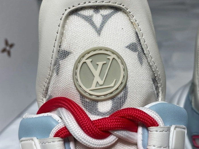 LV ARCHLIGHT SNEAKER