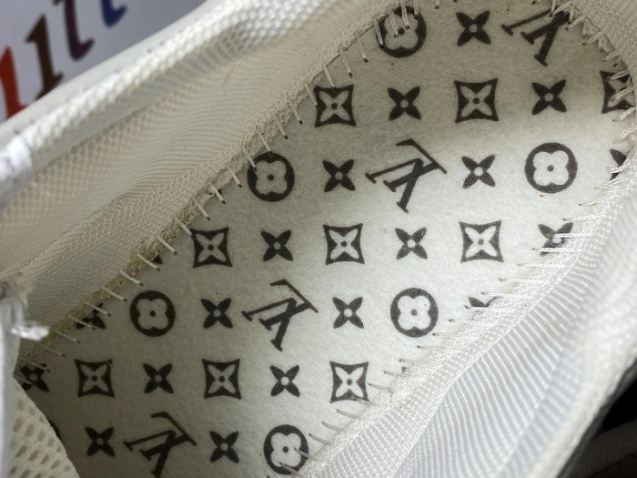LV ARCHLIGHT SNEAKER
