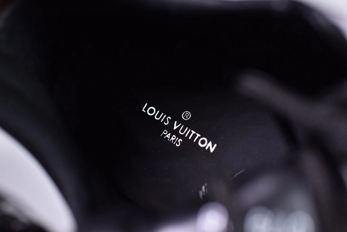 LV ARCHLIGHT SNEAKER