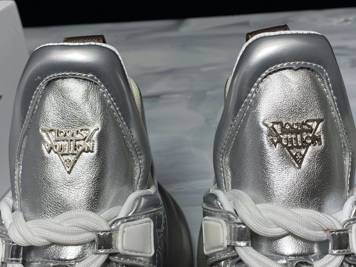 LV ARCHLIGHT SNEAKER