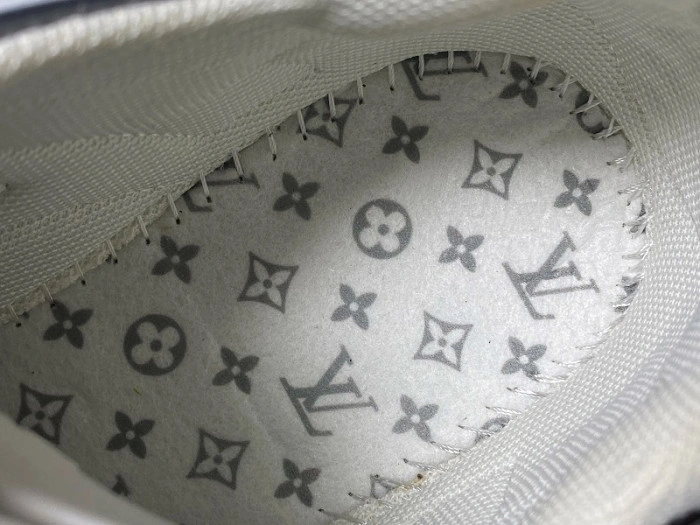 LV ARCHLIGHT SNEAKER