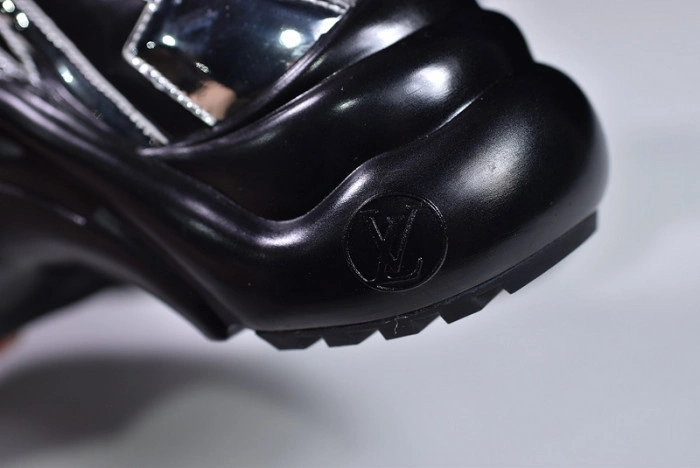 LV ARCHLIGHT SNEAKER