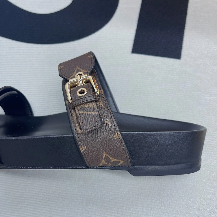 LV SANDALS