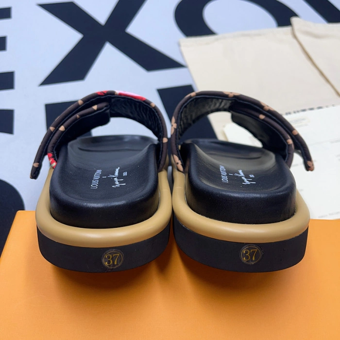 LV SANDALS