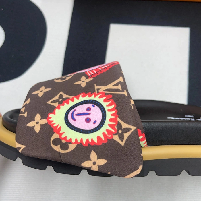 LV SANDALS