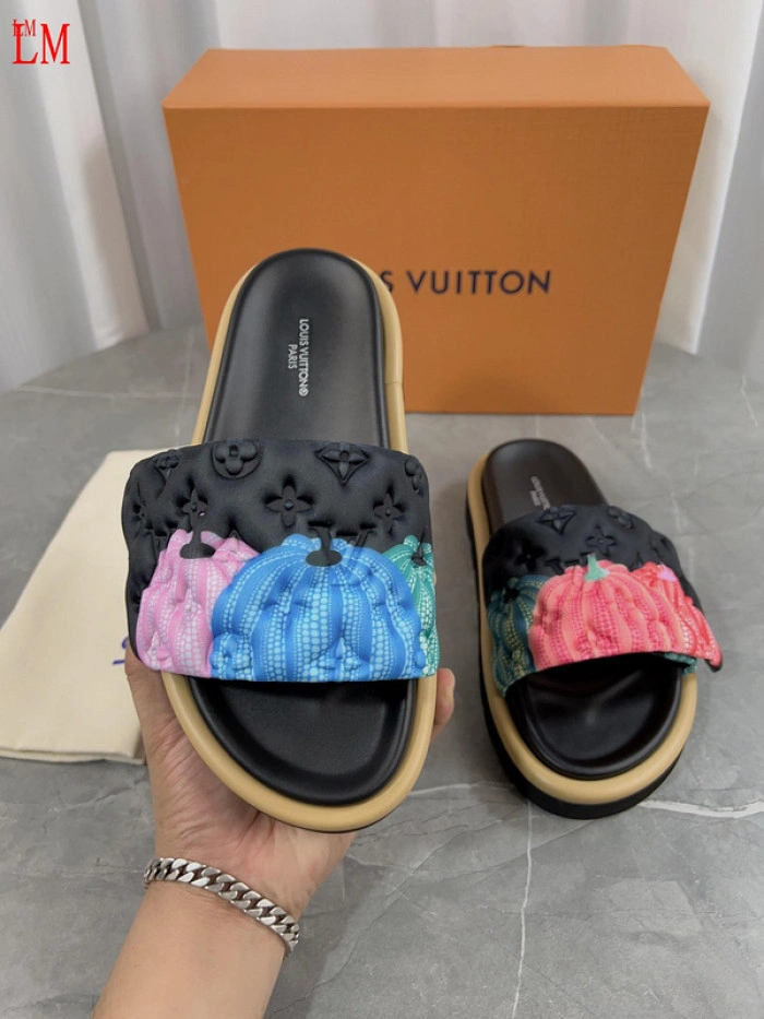LV SANDALS