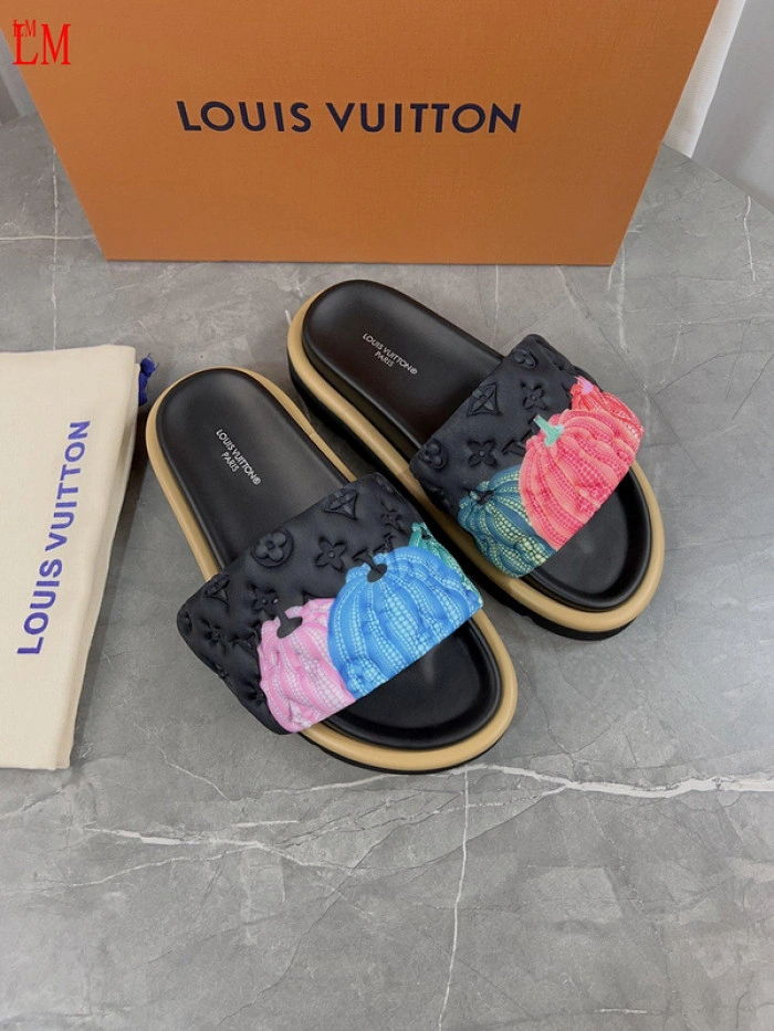 LV SANDALS