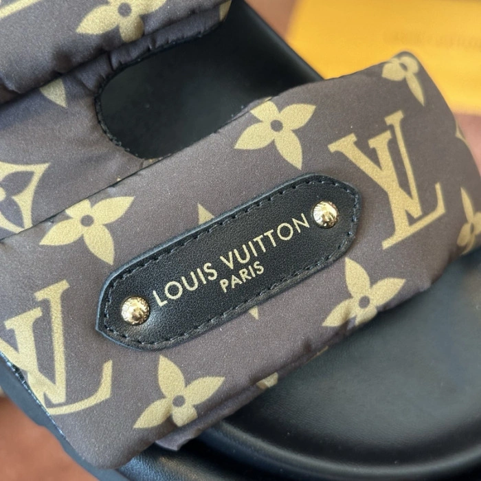 LV SANDALS