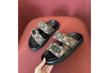 LV SANDALS