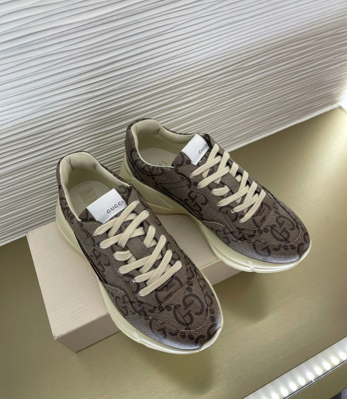LV SANDALS